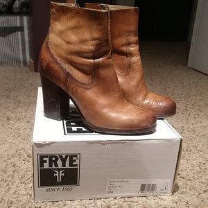 Frye parker short